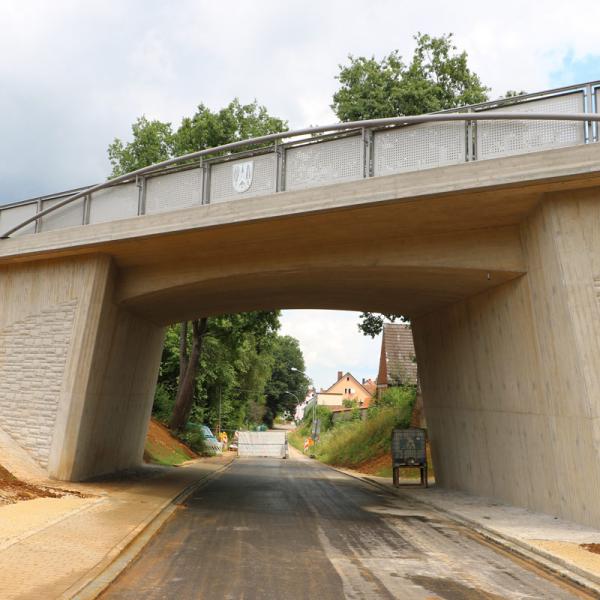 B85, Brücke über AS 11 in Edelsfeld